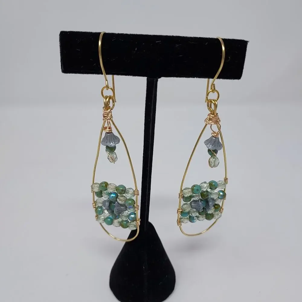 Artisan Made Hand Wired Beaded Opalescent Earrings Gold Tone Aqua Lavender 3.5